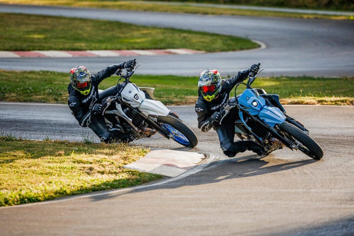 dr-z400smrlm5_action_74 dr-z400smrlm5_action_74