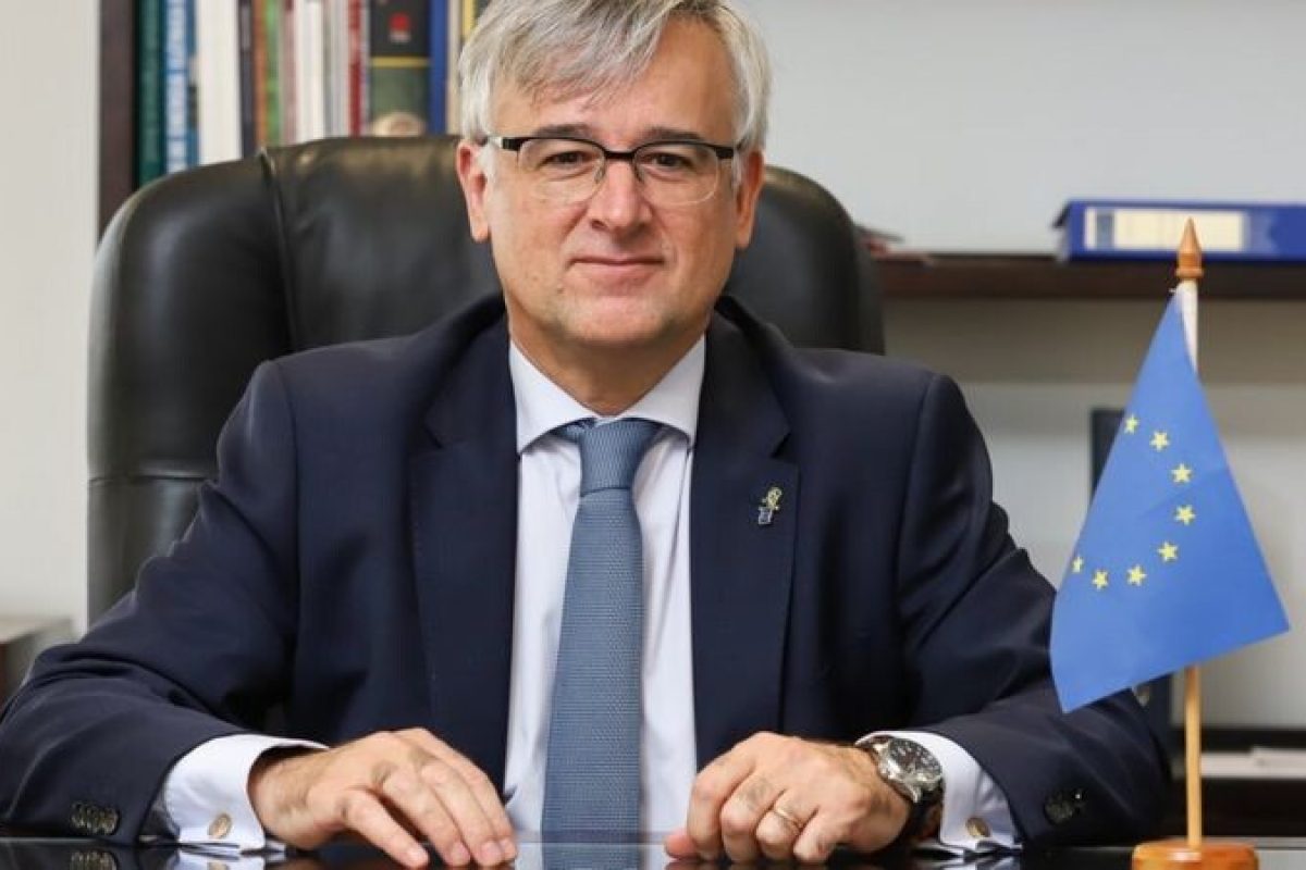 embaixador_UE_IgnacioYbanez_ArquivoPessoal_AlanSantos
