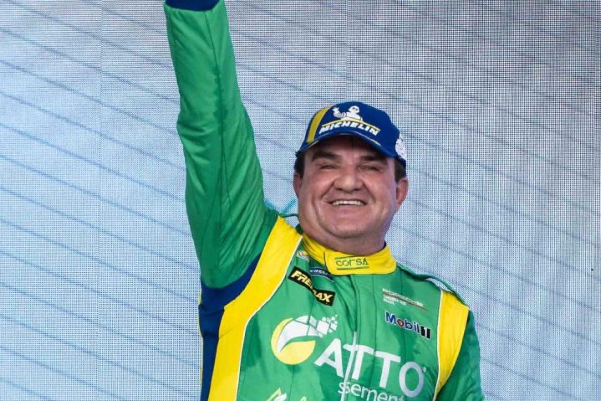 fe32076d-8980-9873-64e0-449830bacbd7-1