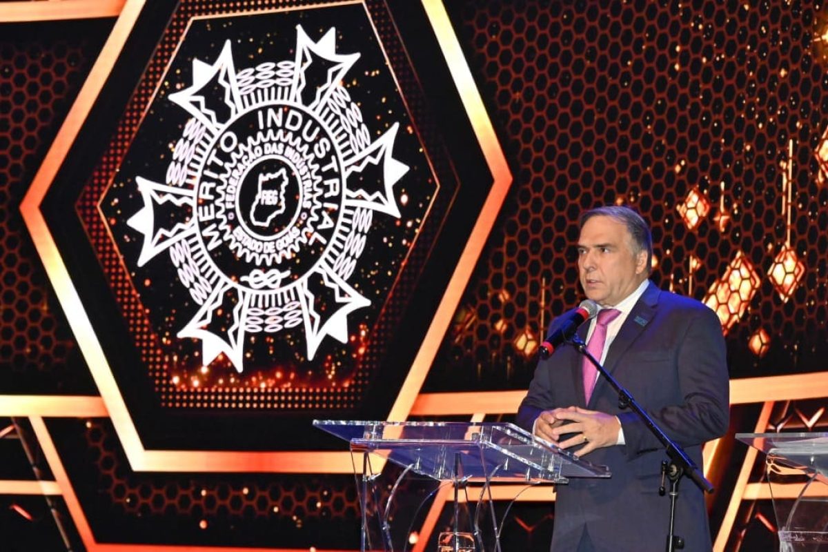 fieg-Medalha-da-Ordem-do-Merito-Industrial