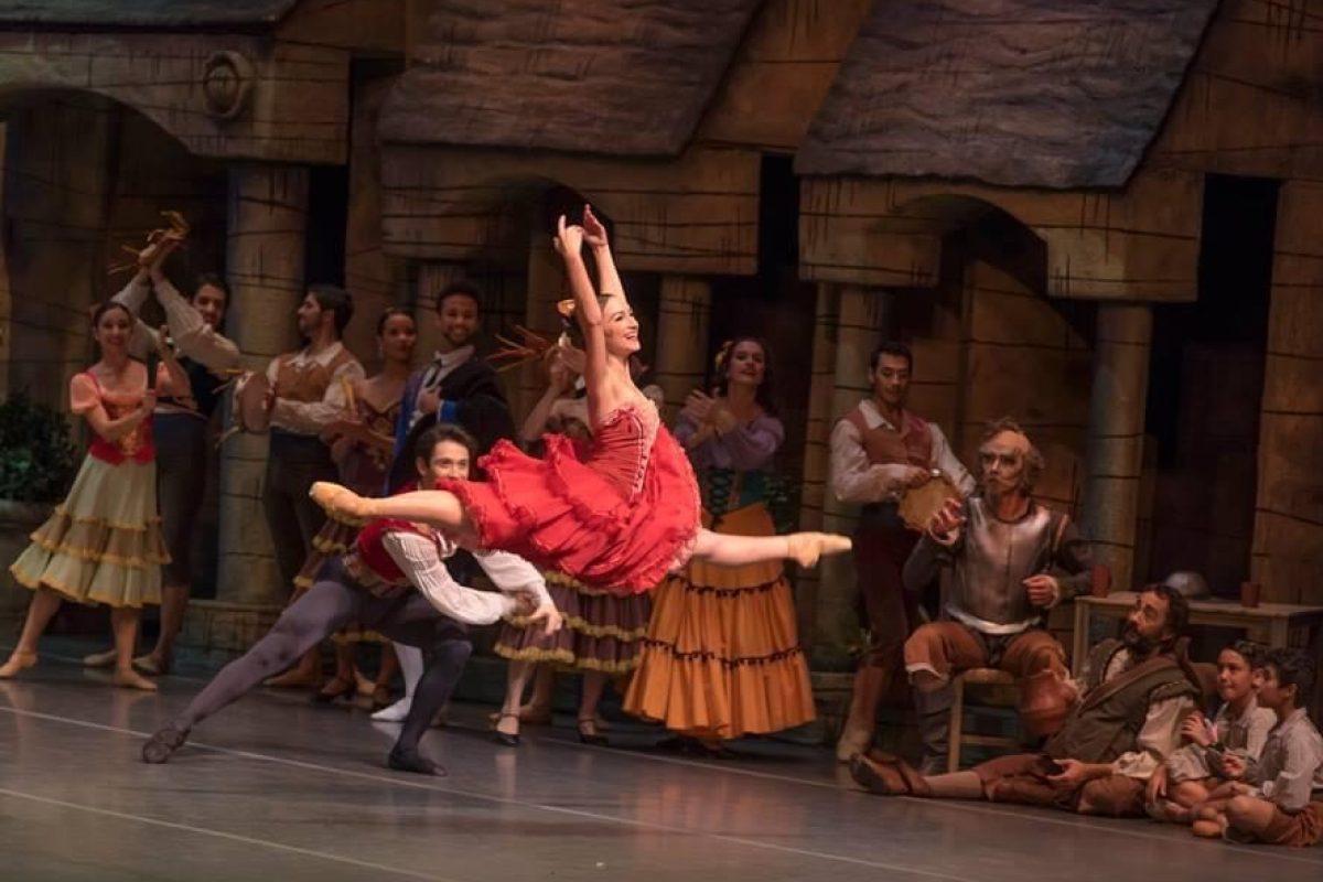 giselle-basileu-franca-e1667250232712