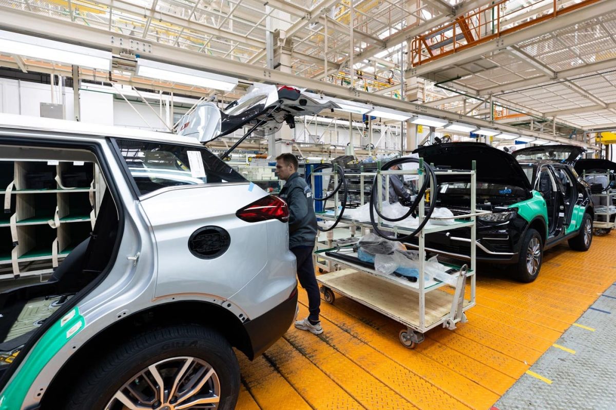 minsk-belarus-dec-15-2021-car-bodies-are-assembly-line-factory-production-cars-modern-automotive-industry-electric-car-factory-conveyor