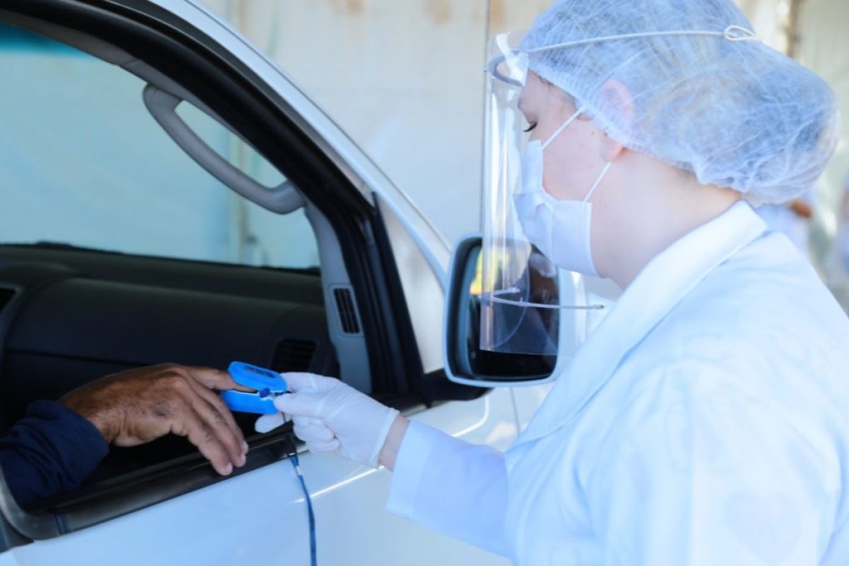 oximetro-ajuda-a-reduzir-casos-graves-de-Covid-19-1024x682-1