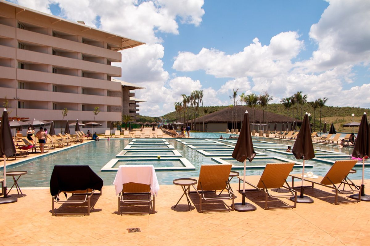 piscina-Taua-Resort-Alexania-Foto-Gabriel-Boieras-1