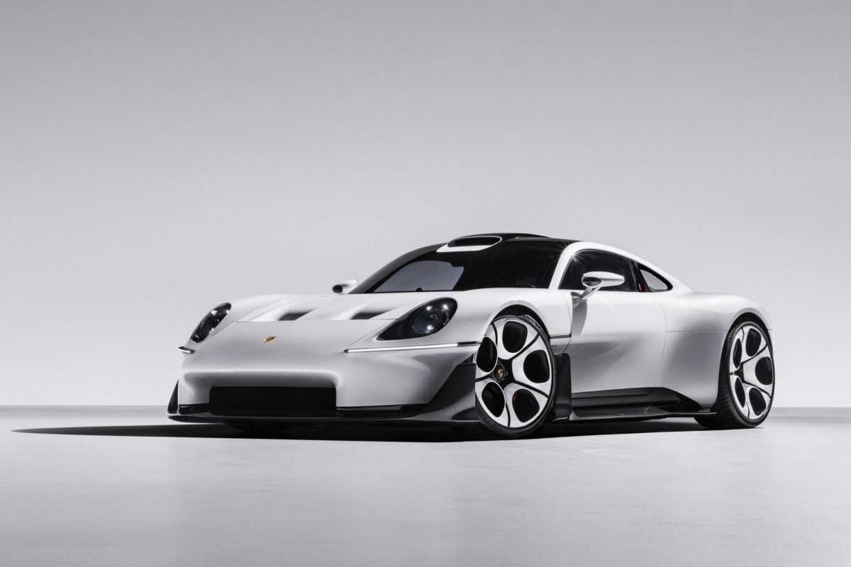 O Mission S combina uma poderosa plataforma de superesportivos com motor central com uma linguagem de design clara, inspirada em ícones históricos da Porsche. (Foto: Porsche)