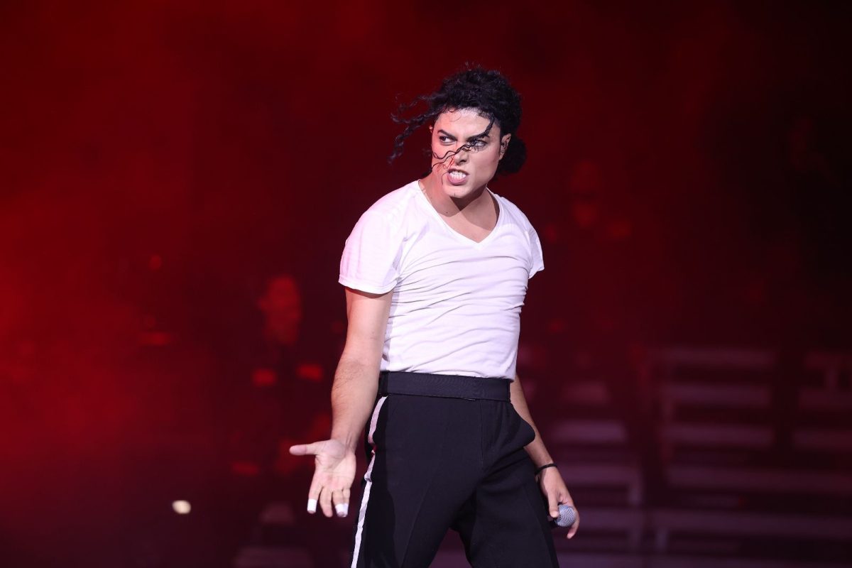 Rodrigo Teaser retorna a Goiânia em 17 de dezembro com o espetáculo Tributo ao Rei do Pop, que homenageia Michael Jackson com músicas, coreografias e figurinos inspirados nas apresentações do artista norte-americano. (Foto: Divulgação)