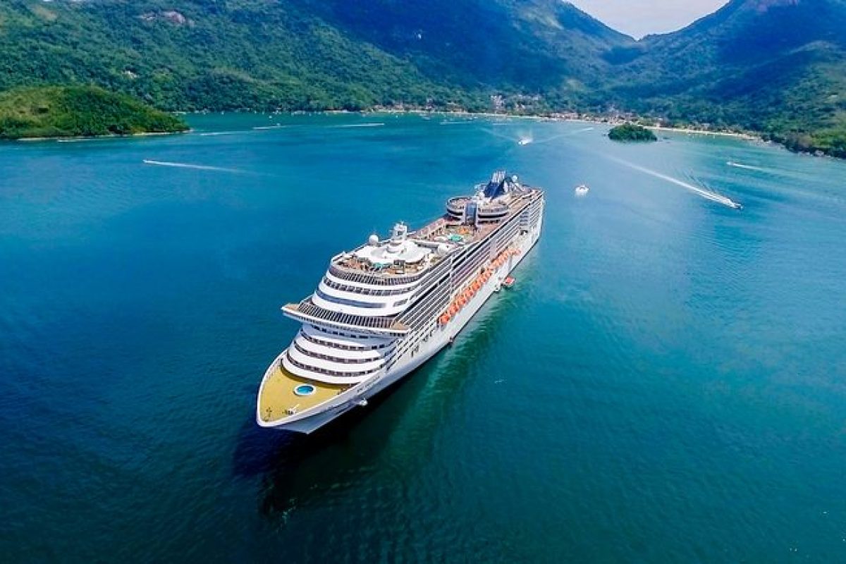 Cruzeiros movimentam a costa brasileira